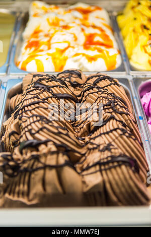 Close up photo de différents gelato sur l'affichage Banque D'Images