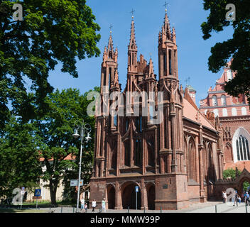 L'église catholique de St Anne's Church et Bernardin. Vilnius, Lituanie Banque D'Images