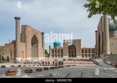 La place du Registan, Samarkand, Ouzbékistan Banque D'Images