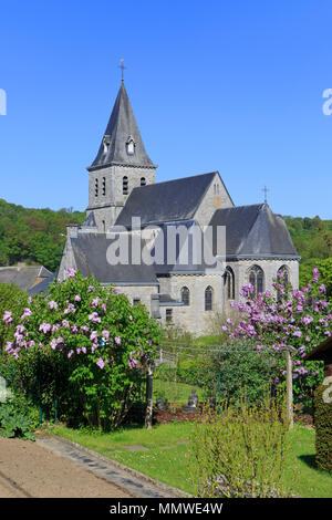 L'église paroissiale de Saint George - Eglise Saint-Georges (1922) dans la région de Spontin, Belgique Banque D'Images