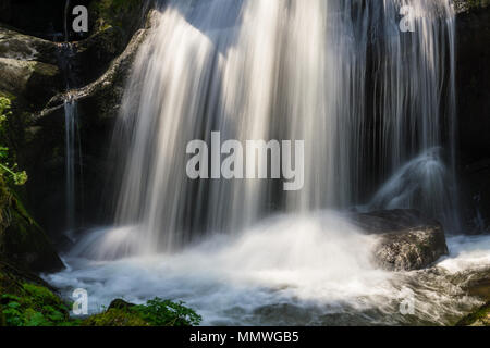 L'Allemagne, impressionnante cascades de triberg en forêt-noire nature paysage Banque D'Images