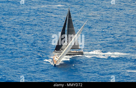 Petites Antilles Antigua îles dans les Caraïbes Antilles - Ocean yachts va prendre part à Antigua Sailing Week courses Banque D'Images