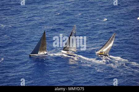 Petites Antilles Antigua îles dans les Caraïbes Antilles - Ocean yachts va prendre part à Antigua Sailing Week courses photographie prise par Simon Banque D'Images