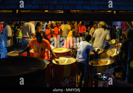 Petites Antilles Antigua îles dans les Caraïbes Antilles - Shirley Heights Halcyon steel band orchestra Banque D'Images