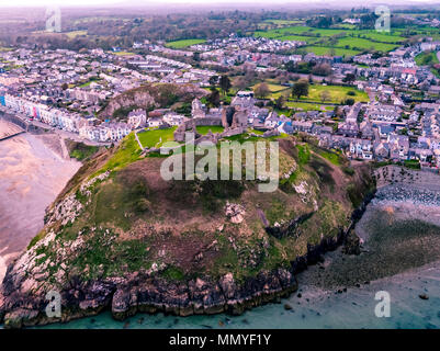 L'horizon de Harlech et de la plage après le coucher du soleil, le Pays de Galles, Royaume-Uni. Banque D'Images