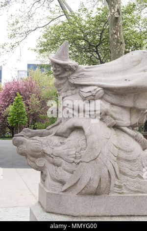 Statue de la mère l'OIE, de Central Park au printemps, NYC Banque D'Images