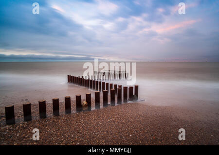 Les défenses de la mer sur la côte du Suffolk Banque D'Images