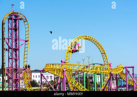 Rage rollercoaster à Adventure Island amusement park Southend on Sea. Banque D'Images