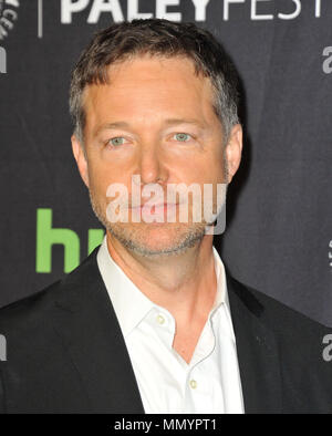 HOLLYWOOD, CA - le 26 mars : George Newbern assiste à l'événement "scandale" au Paley Center for Media's 34th annual PaleyFest au Kodak Theater Le 26 mars 2017 à Hollywood, Californie People : George Newbern Banque D'Images