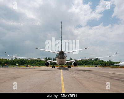 Vue arrière de l'Airbus A350 1000 sur l'affichage lors de Singapore Airshow 2018 au centre des expositions de Changi à Singapour. Banque D'Images