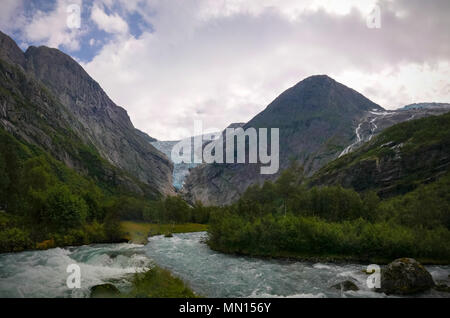 Vue panoramique sur le Glacier Briksdal, Norvège Banque D'Images