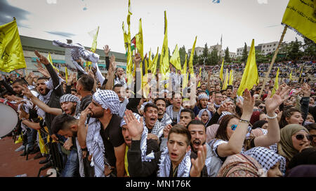 8 mai 2018 - Les étudiants de l'Université de Birzeit à Ramallah participer à l'élection du conseil étudiant de l'université. Le résultat final a donné.Al Wafaa' Bloc islamique 24 sièges, le Martyr Yasser Arafat bloc 23 sièges, et le Parti progressiste démocratique Pôle Étudiant 4 sièges sur les 51 sièges au total. Le bloc de l'unité d'étudiant n'a pu obtenir aucun siège. Les élections ont eu lieu peu après l'Université de Birzeit Débat étudiant annuel le 8 mai, qui a mis l'accent sur la vie politique, sociale, et les questions des élèves et les affaires Crédit : Eyad Jadallah/IMAGESLIVE/ZUMA/Alamy Fil Live News Banque D'Images