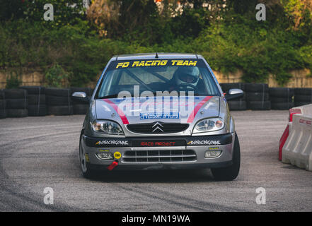 Naples, Campanie, Italie. Le 11 mai, 2018. Course de rallye au cours de l'expérience du moteur International de Naples, exposition Auto et moto. Vicinanza/crédit : Ernesto SOPA Images/ZUMA/Alamy Fil Live News Banque D'Images