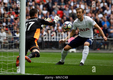 Londres, Royaume-Uni. 13 mai, 2018. Harry Kane de Tottenham Hotspur en action. ¨ Premier match de championnat, Tottenham Hotspur v Leicester City Stade de Wembley à Londres, le dimanche 13 mai 2018. Cette image ne peut être utilisé qu'à des fins rédactionnelles. Usage éditorial uniquement, licence requise pour un usage commercial. Aucune utilisation de pari, de jeux ou d'un seul club/ligue/dvd publications pic par Steffan Bowen/Andrew Orchard la photographie de sport/Alamy live news Banque D'Images