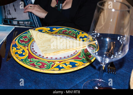 Abstrait et conceptuel de l'italien ou restaurant sicilien, typique de l'ancien village de pêcheurs siciliens. Une cuisine méditerranéenne typique, le poisson. Marz Banque D'Images