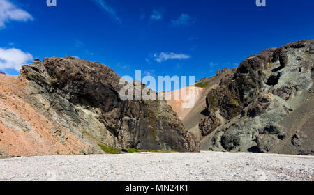 Canyon coloré dans le sud-est de l'Islande. Banque D'Images