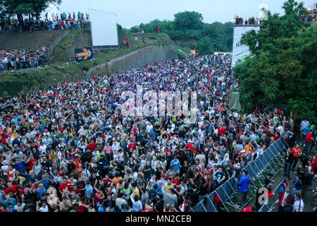 À l'aube dans l'arène à la sortie de la Danse Music Festival 2005 dans la forteresse de Petrovaradin, Novi Sad, Serbie. Banque D'Images