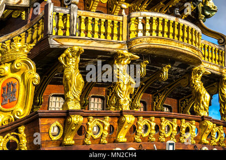 Gênes, Italie - 9 mars 2018 : Galleon Neptun à Porto Antico de Gênes, Italie. C'est un navire réplique d'un galion espagnol du xviie siècle construit en 1985 pour Banque D'Images