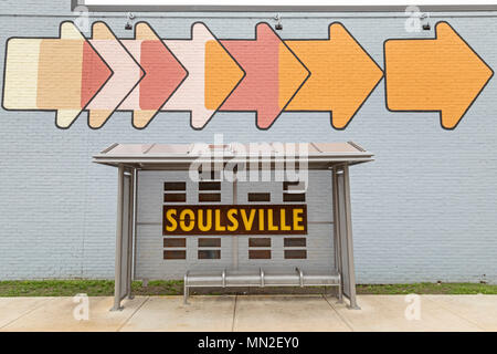 Memphis (Tennessee), un arrêt de bus devant l'Stax Museum of American Soul Music, l'ancien emplacement de Stax Records. Banque D'Images