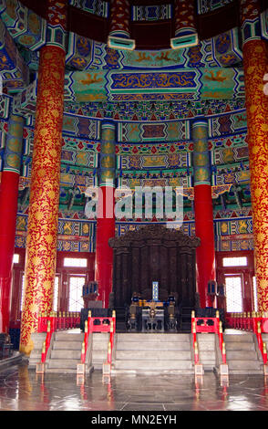 L'intérieur de la salle de prière pour les bonnes récoltes des capacités lors de l'historique complexe du Temple du Ciel à Pékin, en Chine. Banque D'Images