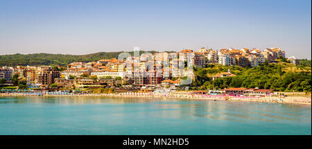 Vue de la côte et une plage publique de Black Sea Resort Ville de Sozopol, Bulgarie Banque D'Images