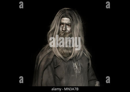 L'homme aux cheveux long fait de gris composent ; homme barbu mythologique Banque D'Images