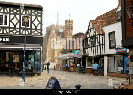 St Marys chuch dans Hitchin comme vu de la place du marché, Hertfordshire, Angleterre Banque D'Images