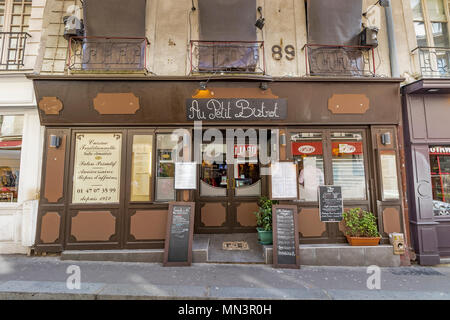 Au petit bistrot de la rue Mouffetard, Paris, France Banque D'Images