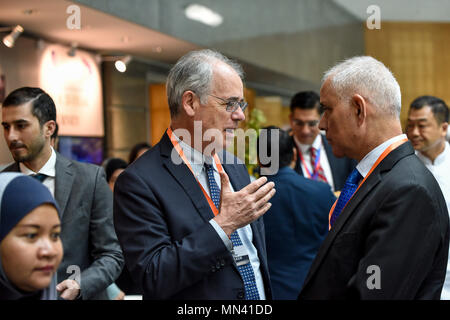 Kuala Lumpur, Malaisie. 14 mai, 2018. Sean Rein, chef de la direction et co-fondateur, le climat de l'Initiative d'obligations, des conversations au cours de la COMMISSION DES VALEURS MOBILIÈRES DE Consensus : Malaisie - BANQUE MONDIALE - ASIE PACIFIQUE DE L'OICV 2018 CONFÉRENCE DU MOYEU, DE KUALA LUMPUR à la salle de conférence de la Commission des valeurs mobilières de Malaisie, le 14 mai 2018, à Kuala Lumpur, en Malaisie. Crédit : Chris JUNG/Alamy Live News Banque D'Images