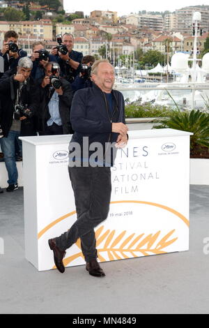 Cannes, France. 13 mai, 2018. CANNES, FRANCE - 13 MAI : Benoit Poelvoorde assiste à la photocall pour le débrouiller (Le Grand Bain) lors de la 71e assemblée annuelle du Festival du Film de Cannes au Palais des Festivals le 13 mai 2018 à Cannes, France. Credit : Frederick Injimbert/ZUMA/Alamy Fil Live News Banque D'Images