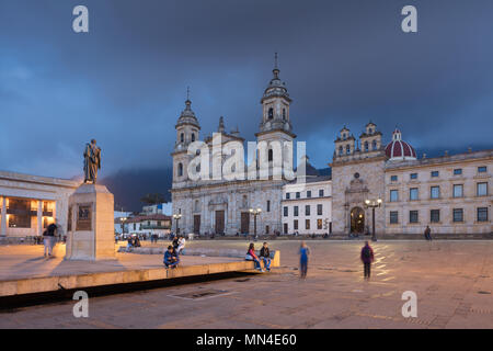 Plaza de Bolivar, à la brunante, Bogota, Colombie Banque D'Images