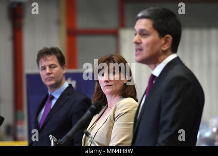 (De gauche à droite) Parti libéral-démocrate, ancien vice-PM Sir Nick Clegg, ex-secrétaire d'éducation conservateur Nicky Morgan et de la main-d'ancien secrétaire aux affaires étrangères David Miliband s'exprimant lors d'une contre-partie Brexit négociation à Tilda moulin à riz à Rainham, Essex. Banque D'Images