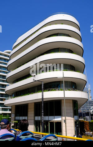 Appartements de luxe à Chelsea Bridge Wharf, London, UK Banque D'Images