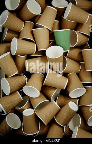 Full Frame green Coffee cup recyclables chez les tasses jetables Banque D'Images