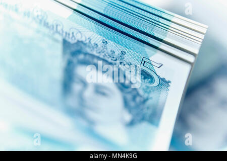Close up 5 pound note stack Banque D'Images