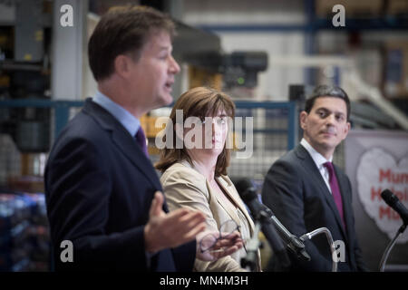 (De gauche à droite) Parti libéral-démocrate, ancien vice-PM Sir Nick Clegg, ex-secrétaire d'éducation conservateur Nicky Morgan et de la main-d'ancien secrétaire aux affaires étrangères David Miliband s'exprimant lors d'une contre-partie Brexit négociation à Tilda moulin à riz à Rainham, Essex. Banque D'Images