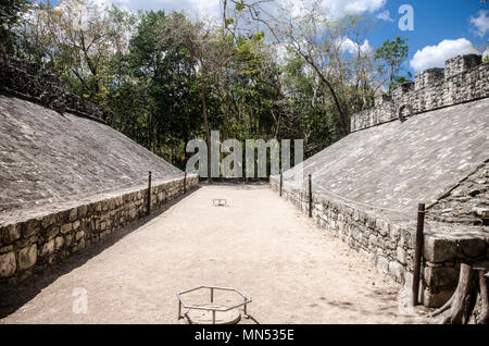 Ballgame ou Pitz tribunal situé dans l'ancien site de Coba Banque D'Images