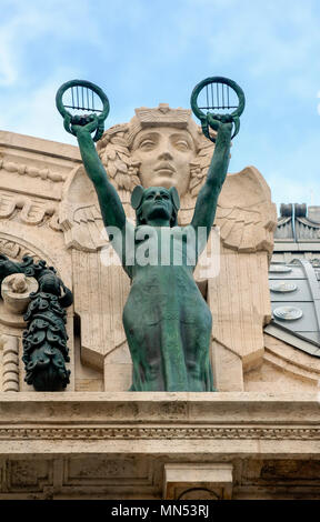 Détail de la façade de l'Académie de musique Liszt Ferenc, après la rénovation de 2013,Budapest,Hongrie.Le conservatoire fondée sur 1875. Banque D'Images