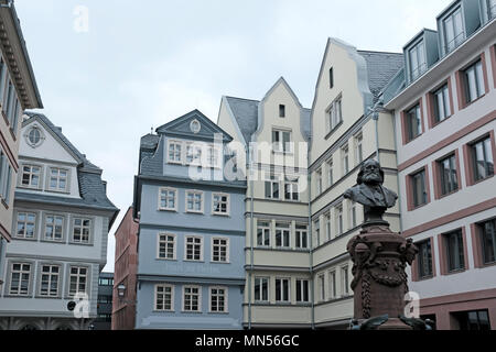 HÃ¼Hnermarkt, Frankfurt am Main, Allemagne. La place historique fait partie de l'ancien centre-ville (Altstadt), reconstruit dans la soi-disant Dom-RÃ¶moi Banque D'Images