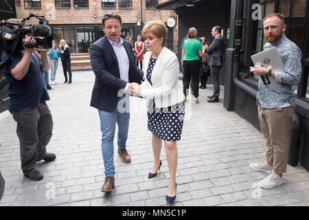 Première réunion de Jamie Oliver Ministre Nicola Sturgeon à Benwell House à Londres, où elle a annoncé de nouvelles initiatives de l'obésité infantile. Banque D'Images