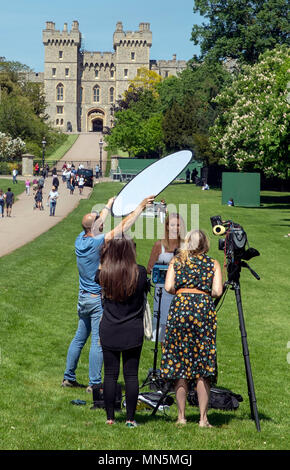 Amanda Holden pour le tournage de la télévision nous montrent l'intérieur Edition sur la longue marche de Windsor des milliers d'UK et médias internationaux commenceront à installer pour leur couverture du mariage du prince Harry et Meghan Markle. Banque D'Images
