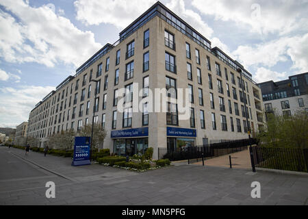 Ventes et marketing suite crest dans le bain de la régénération urbaine de développement au bord de l'ancien Stothert Engineering et Pitt site sur la rivière Avon b Banque D'Images