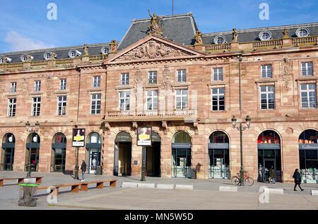 La Place Kléber, la place centrale de Strasbourg, à l'Aubette Palace, en fait un bon prix, maintenant une galerie marchande, Banque D'Images