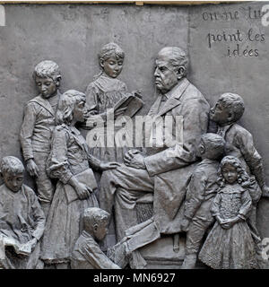 Domingo F Sarmiento plauqe sur tombe. 7e président de l'Argentine. 15 février 1811 - Le 11 septembre 1888. Le champion de l'éducation des enfants et des femmes Banque D'Images