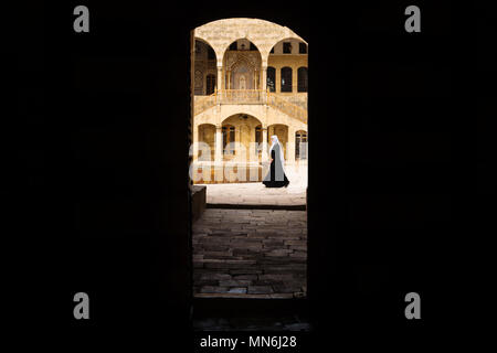 Voir l'entrée du tunnel avec dame creux passant par à l'Emir Bachir Chahabi Palace Beit ed-Dine au Mont Liban Moyen orient, au Liban Banque D'Images