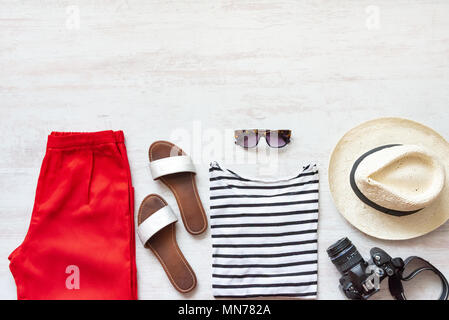 Casual vêtements femme printemps/été défini. Locations de vêtements et accessoires concept. Banque D'Images