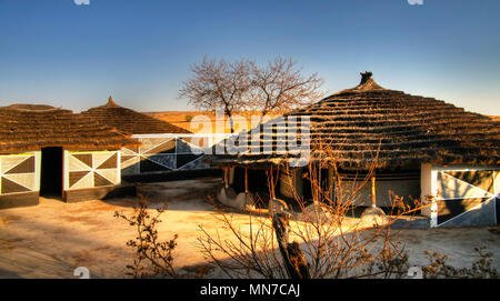 Ndebele traditionnels hut à Botshabelo près de Mpumalanga, Afrique du Sud Banque D'Images