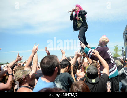 Somerset, Wisconsin, USA. 13 mai, 2018. Chanteur auteur-compositeur Whitney Peyton effectue au cours de l'invasion du Nord Music Festival à Somerset, dans le Wisconsin. Ricky Bassman/Cal Sport Media/Alamy Live News Banque D'Images