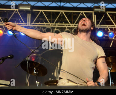 Somerset, Wisconsin, USA. 13 mai, 2018. Chanteur auteur-compositeur Andrew WK effectue au cours de l'invasion du Nord Music Festival à Somerset, dans le Wisconsin. Ricky Bassman/Cal Sport Media/Alamy Live News Banque D'Images