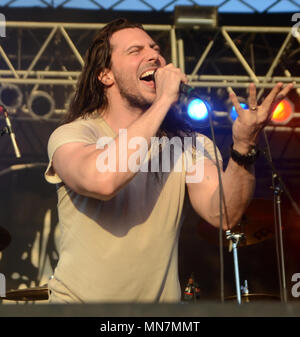 Somerset, Wisconsin, USA. 13 mai, 2018. Chanteur auteur-compositeur Andrew WK effectue au cours de l'invasion du Nord Music Festival à Somerset, dans le Wisconsin. Ricky Bassman/Cal Sport Media/Alamy Live News Banque D'Images